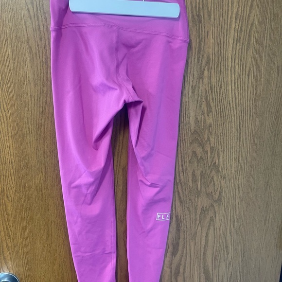 Fleo leggings el torro 25” medium orchid color - Picture 2 of 3
